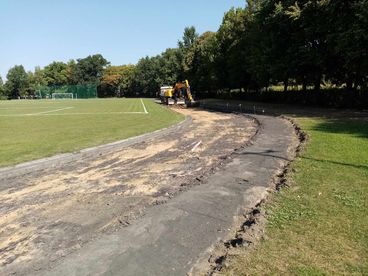 Remont i modernizacja bieżni na stadionie sportowym w Lututowie